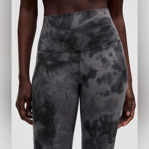 lululemon Align™ High-Rise
Pant 28"
Diamond Dye Pitch Grey Graphite Grey
Size 4